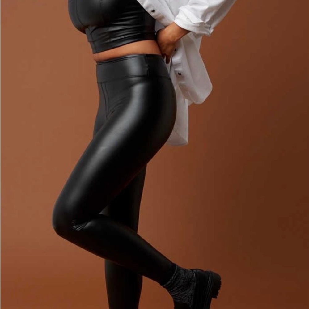 Aerie Glossy Black Leggings